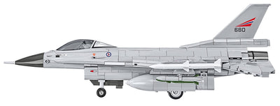 F-16 AM Fighting Falcon brick plane model - COBI 5913 - 499 bricks Planes Cobi