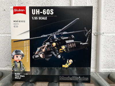 UH-60 Black Hawk brick model helicopter - Sluban M38-B1012 - 692 bricks Planes SLUBAN 