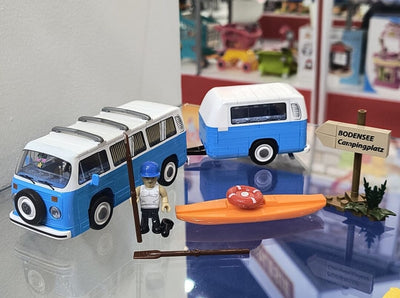 Volkswagen T2b Campingwagen brick model - COBI 24620 - 300 bricks car Cobi 